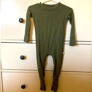 Little sleepies ribbed crescent zippy